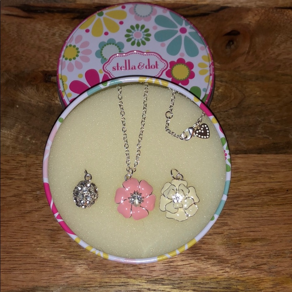 Mini Soirée Stella & Dot necklace